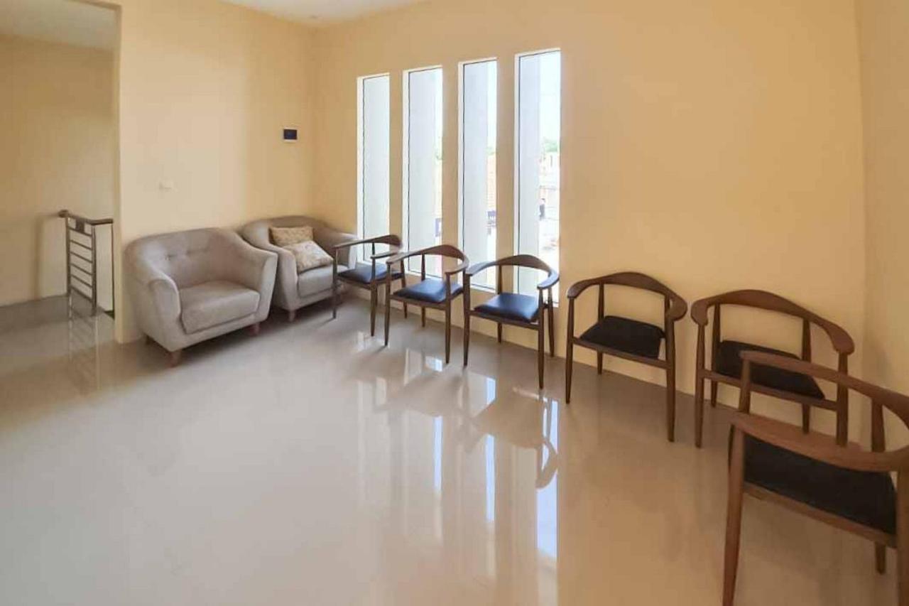 Jatiwangi Syariah Guest House RedPartner Majalengka Bagian luar foto